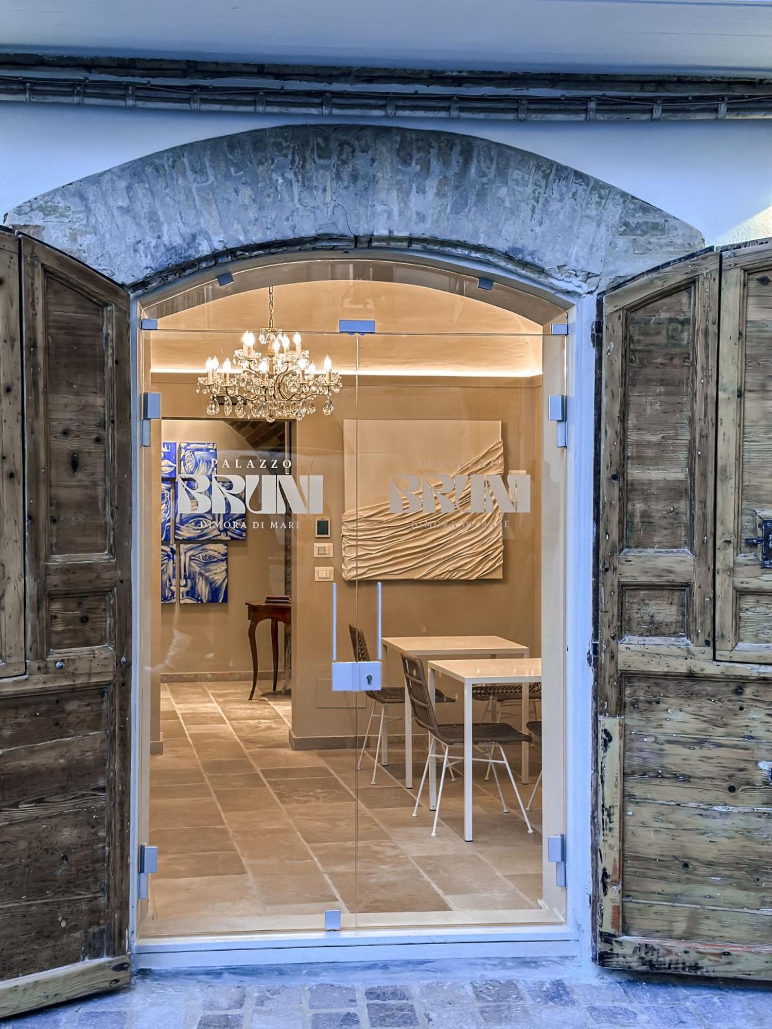 B&B Palazzo Bruni - Dimora Di Mare Marina di San Vito Exterior foto